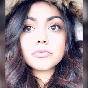 Meet your Posher, Alexis